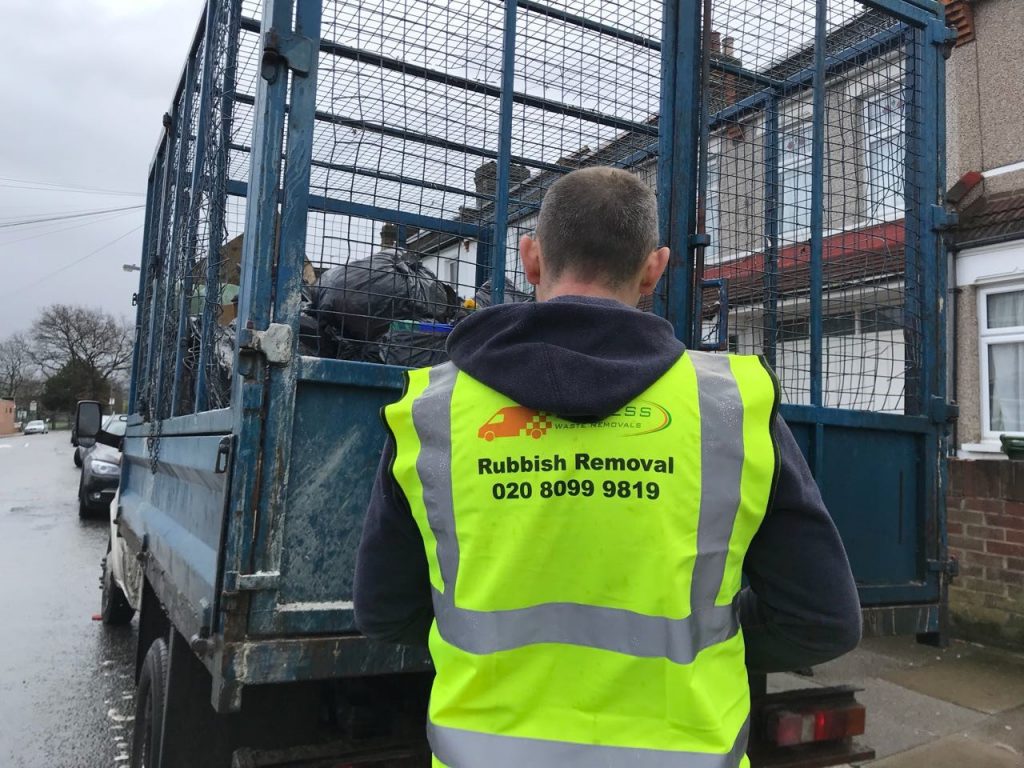 How Express Waste Removals get the job done for Garden Clearance