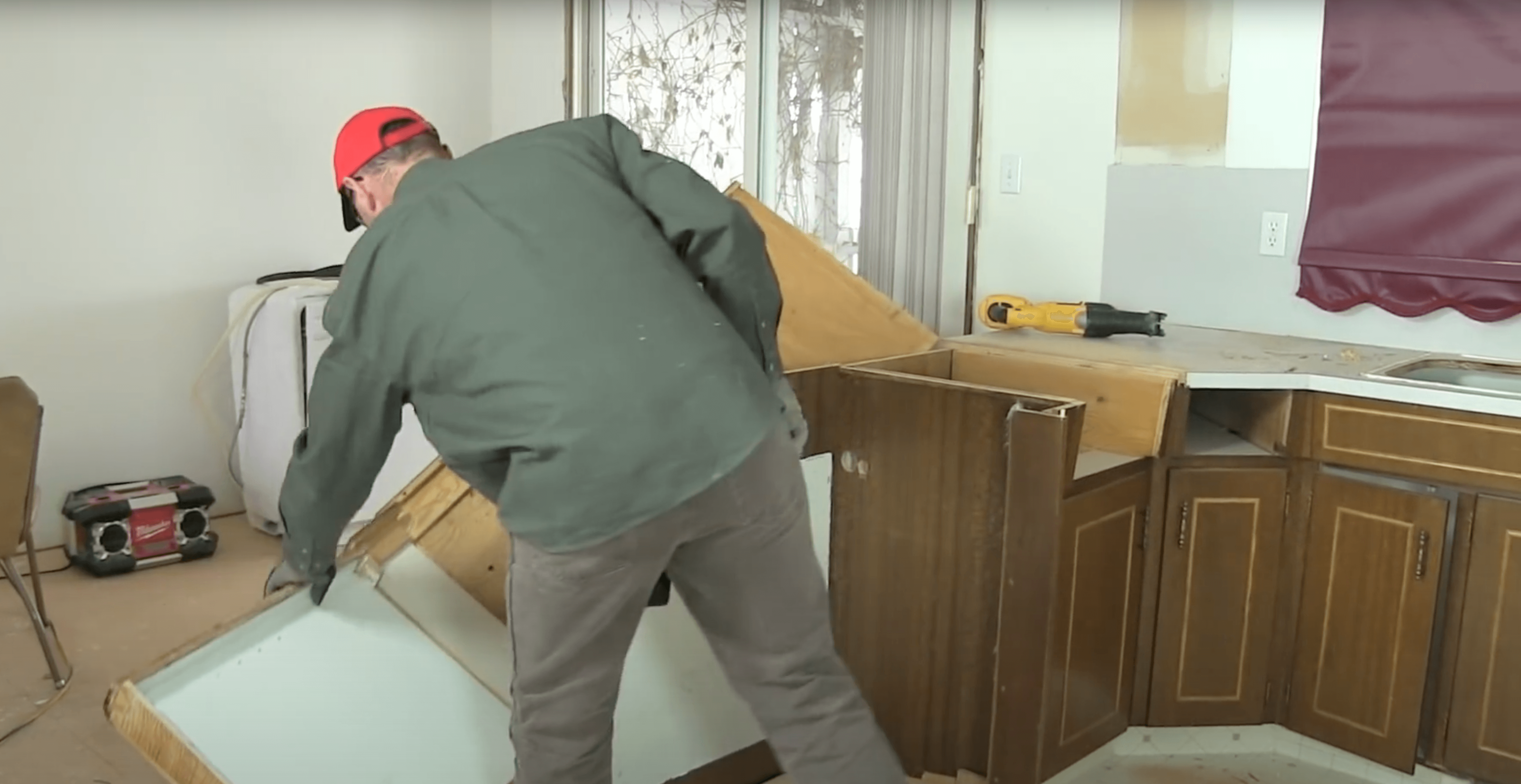 Kitchen units disassembling Kitchen units disassembling
